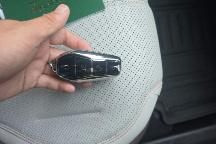 Used BYD Qin PLUS 2024 HONOR Edition DM-i 55KM Leading Model
