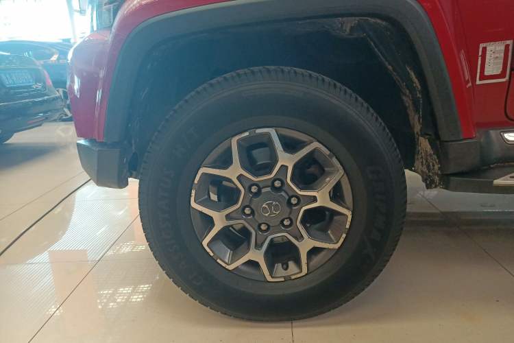 Used Beijing Auto BJ40 2018 PLUS 2.3T Automatic Four-Wheel Drive Premium Edition China V
