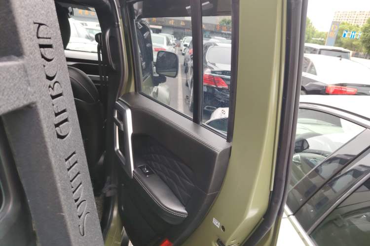 Used Beijing Auto BJ40 2019 2.3T Automatic Four-Wheel Drive Shengshi Huazhang Edition China VI Emission Standard
