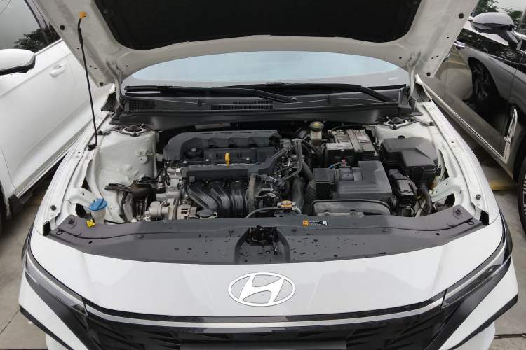 Used Hyundai Elantra 2023 1.5L CVT LUX Prestige Edition
