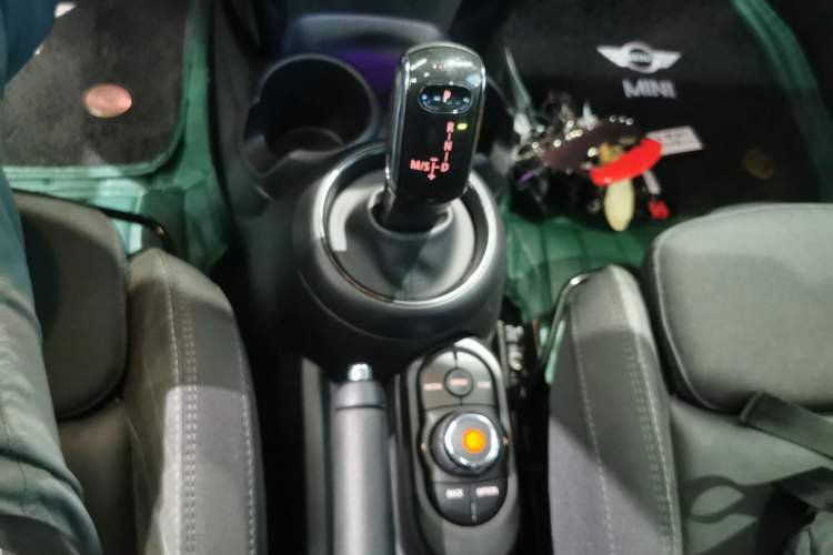 Used  MINI 2018 1.5T COOPER Classic Edition Five-Door Version
