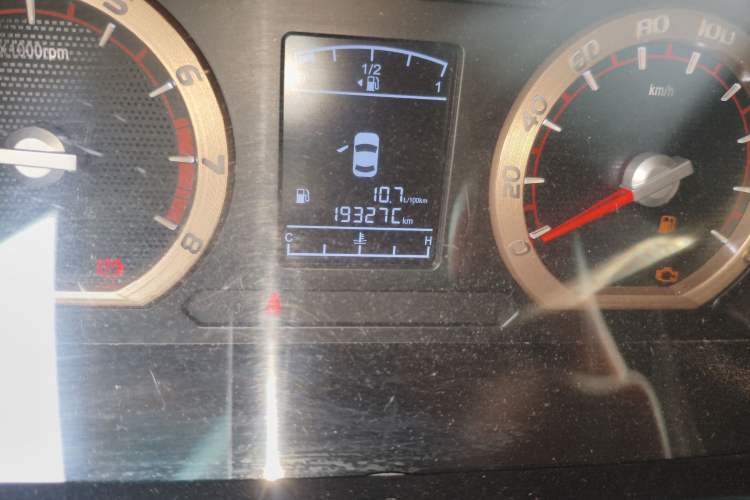 Used FORTHING Lingzhi 2018 M5L 2.0L 7-Seater Comfort Model