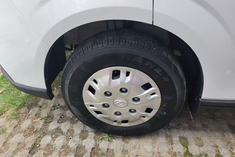 Used SAIC MAXUS Xintu V70 2023 2.0T Elite Edition Automatic Short Wheelbase Low Roof – 5/6 Seats
