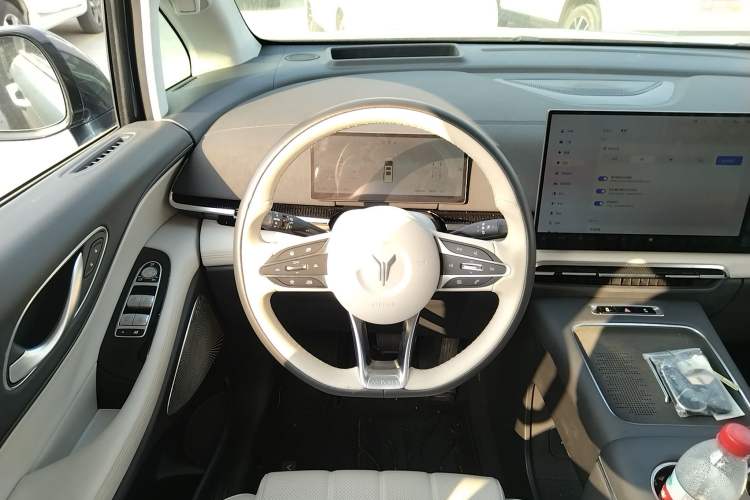 Used VOYAH Dream 2025 PHEV Four-Wheel-Drive Flagship Kunpeng Edition