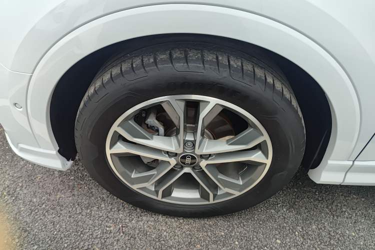 Used Audi Q3 2021 40 TFSI Fashion Dynamic Model
