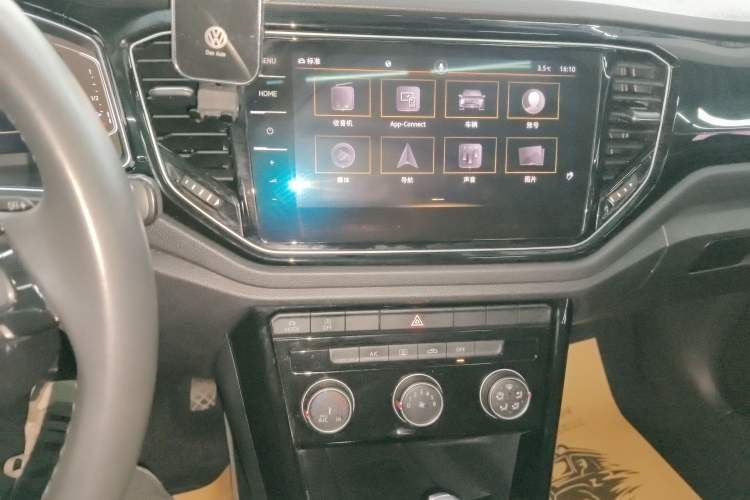 Used Volkswagen T-ROC 2021 280TSI DSG Two-Wheel Drive Comfort Connect Edition
