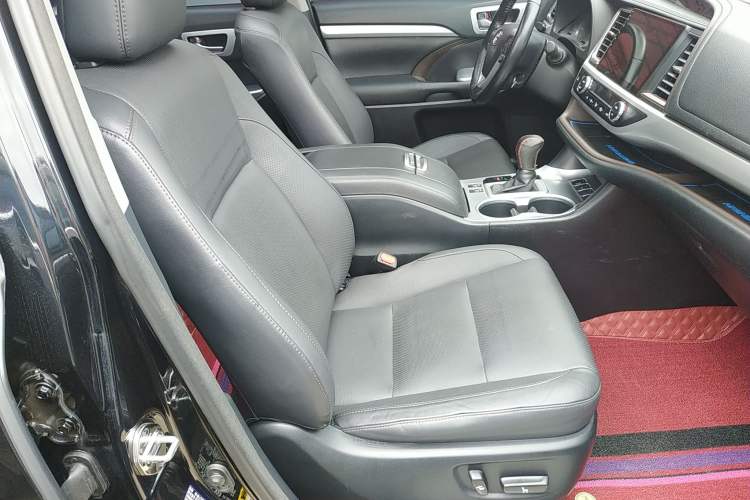 Used Toyota Highlander 2015 2.0T Two-Wheel Drive Luxury Edition 7 Seats
