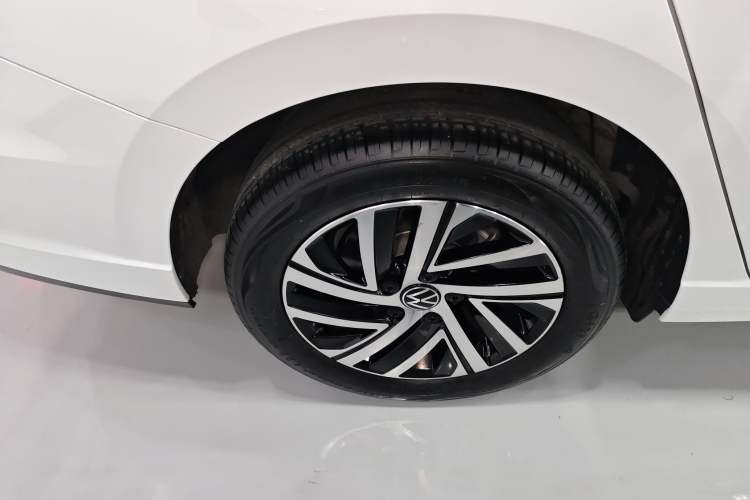 Used Volkswagen Lavida 2023 Revised Version 1.5L Automatic Starry Sky Edition – 5 Million Units
