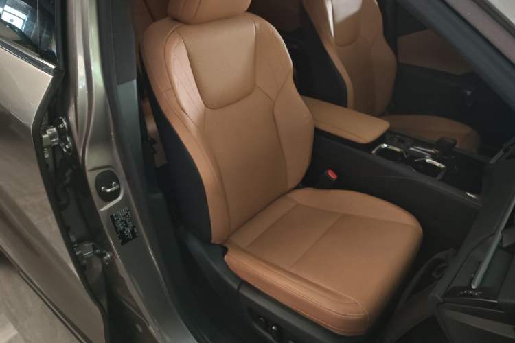 Used Lexus RX 2023 350h Two-Wheel Drive Enjoyment Version
