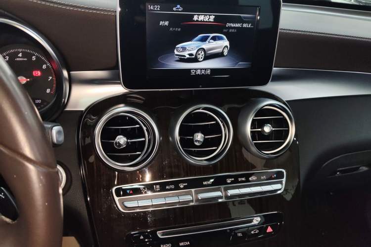 Used Mercedes-Benz GLC 2019 Facelift GLC 260 L 4MATIC Luxury Model
