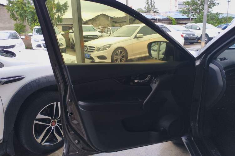 Used Nissan X-Trail 2019 2.0L CVT Smart Connect Comfort Edition 2WD
