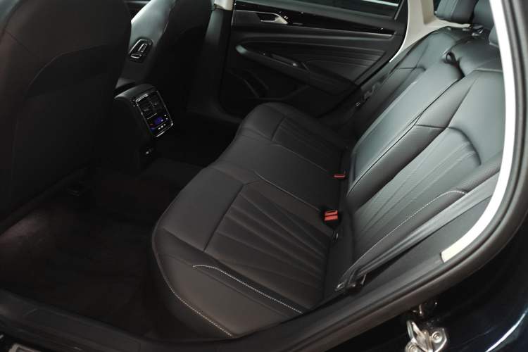 Used Volkswagen Passat 2025 Premium Version 380TSI Dragon Edition