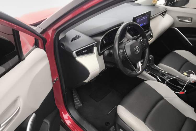 Used Toyota FRONTLANDER 2023 2.0L Smart Electric Hybrid Dual-Engine Deluxe Version
