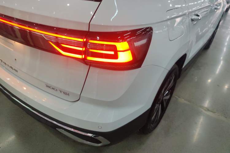 Used Volkswagen Tharu 2023 300TSI Two-Wheel-Drive Moonlight Edition
