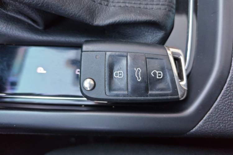 Used Volkswagen Touran 2018 Volkswagen Touran L 280TSI DSG Boundary Edition 7 Seats China V Emission Standard
