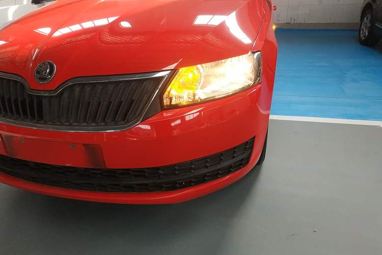 Used Skoda Rapid Spaceback 2014 1.6L Automatic Enjoyment Edition
