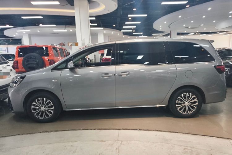 Used Buick GL8 2023 Land Executive Class Comfort Model