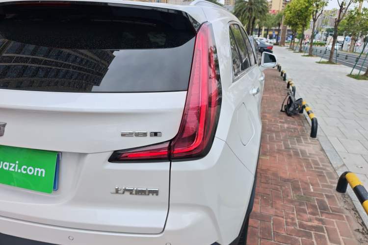 Used Cadillac XT4 2021 28T Two-Wheel Drive Leading Version
