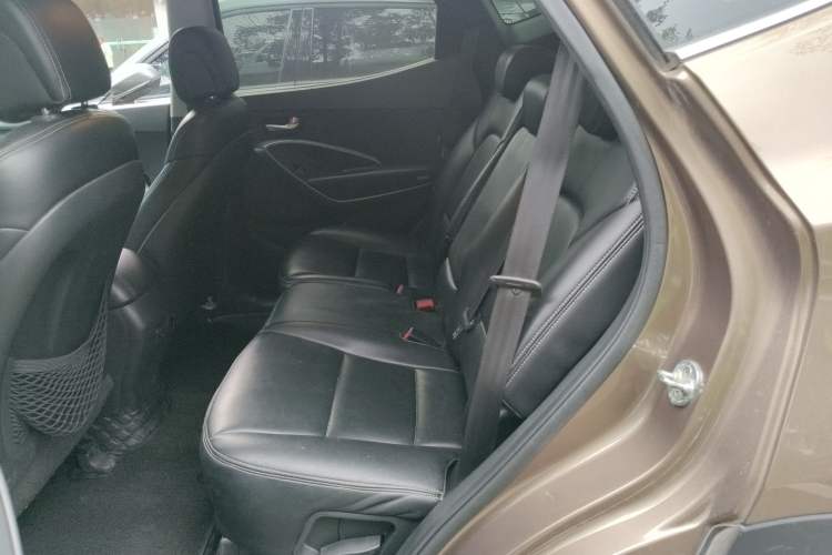 Used Hyundai Santa Fe 2013 2.4L Automatic 4x4 Comfort Edition
