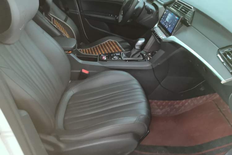 Used Peugeot 408 2022 1.6T Light-Chasing Edition
