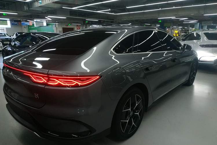 Used BYD Han 2024 EV Glory Edition 605KM Front-Wheel-Drive Premium Model
