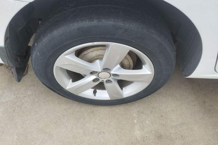 Used Volkswagen Santana 2015 1.6L Automatic Comfort Edition