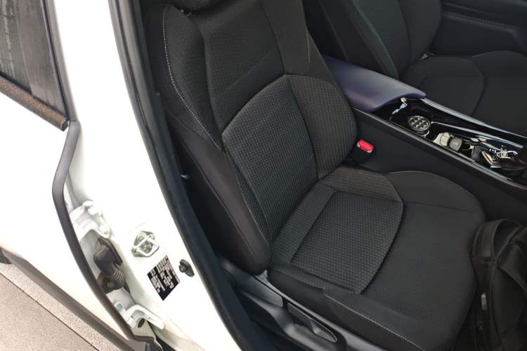 Used Toyota IZOA 2020 2.0L Enjoy Edition
