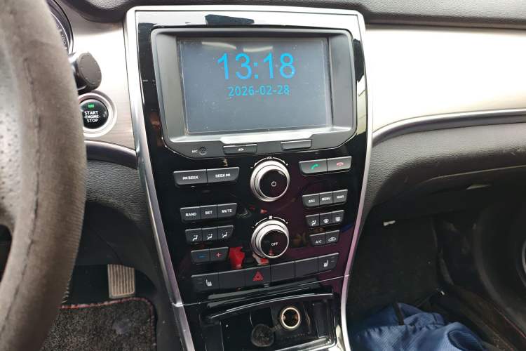 Used Haval H2 2017 Red-Label 1.5T Manual Two-Wheel-Drive Elite Model