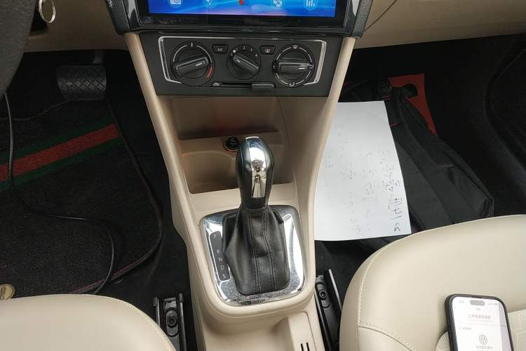 Used Volkswagen Santana 2013 1.6L Automatic Comfort Edition