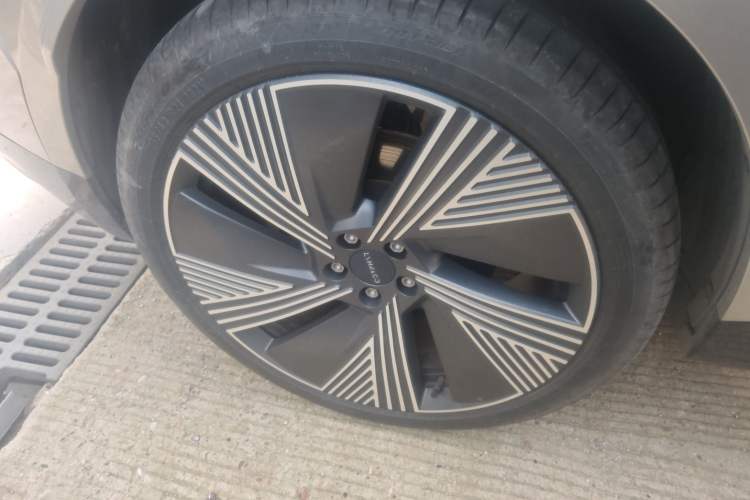 Used Lynk & Co 08 EM-P 2023 120km Long-Range Halo
