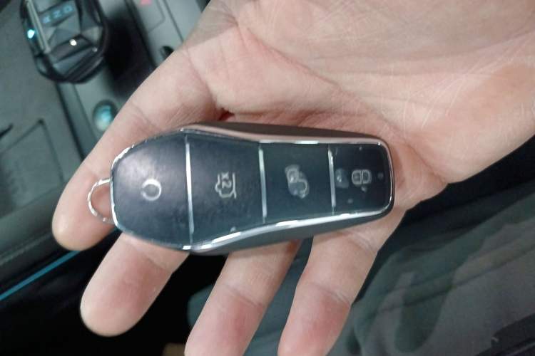 Used BYD Song L EV 2025 Intelligent Driving Version 662 km LiDAR Excellence Edition
