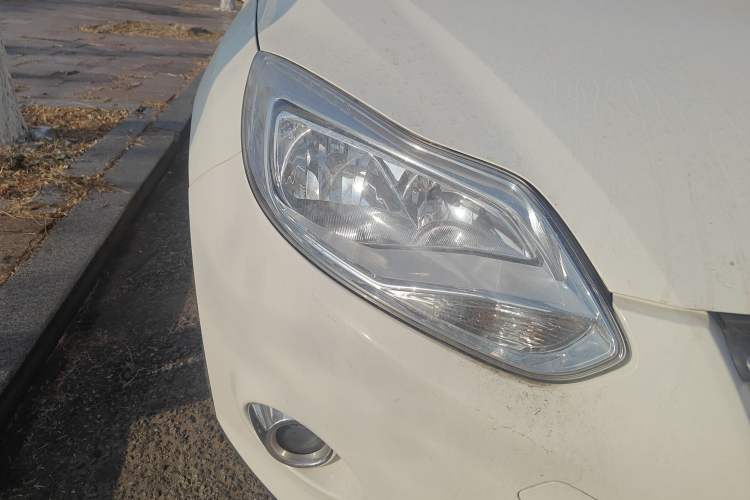 Used Ford Focus 2012 Hatchback 1.6L Manual Fashion Edition