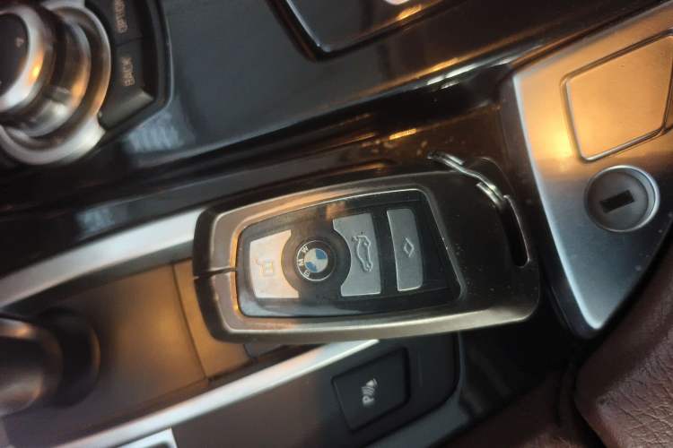 Used BMW 5 Series 2014 520i Elegant Edition
