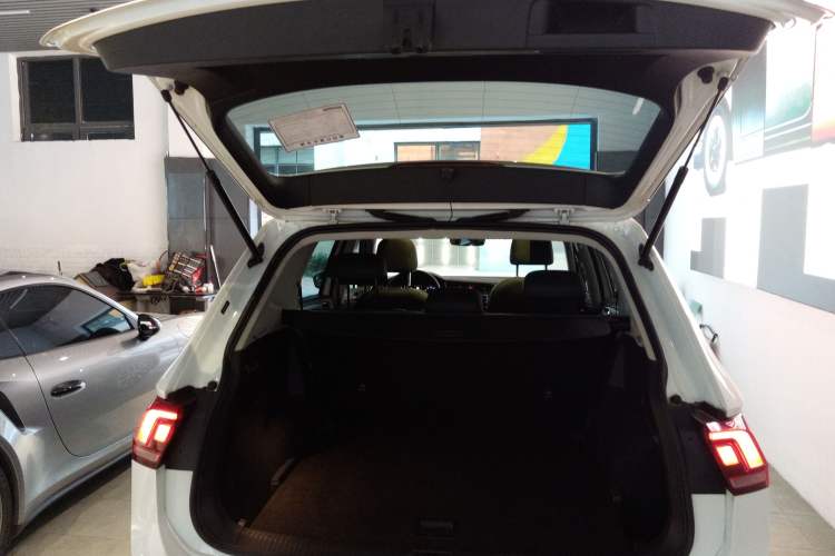 Used Volkswagen Tiguan L 2017 330TSI Automatic Two-Wheel Drive Luxury Edition