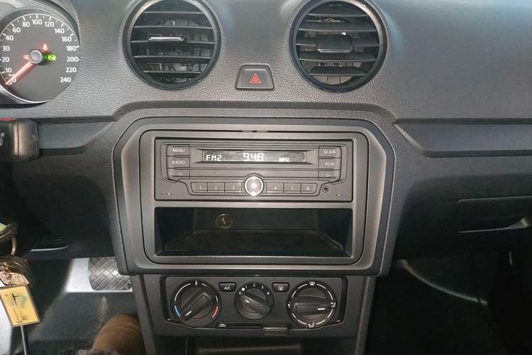 Used Volkswagen Jetta 2015 1.6L Automatic Fashion Model
