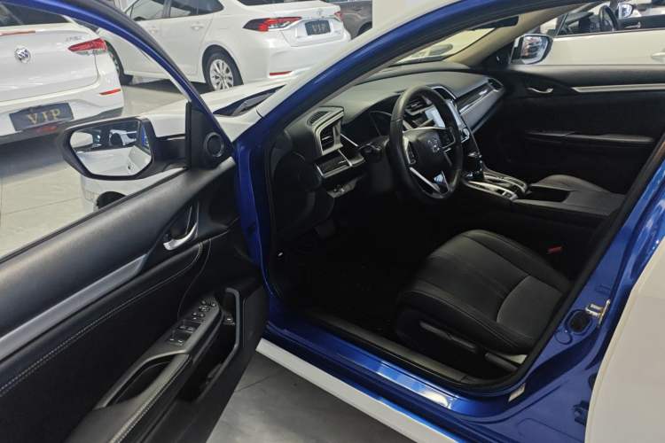 Used Honda Civic 2016 220TURBO CVT Luxury Edition
