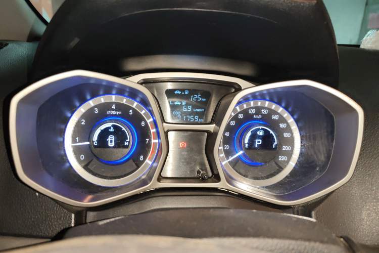 Used  Refine S3 2014 1.5L CVT Luxury Smart Model
