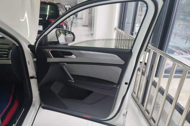 Used Volkswagen Tayron 2023 330TSI Two-Wheel-Drive R-Line High-Energy Version
