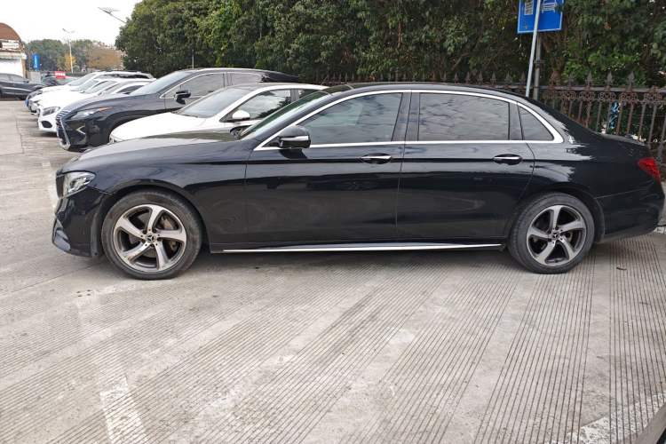 Used Mercedes-Benz E-Class 2019 E 300 L Sporty and Stylish Model
