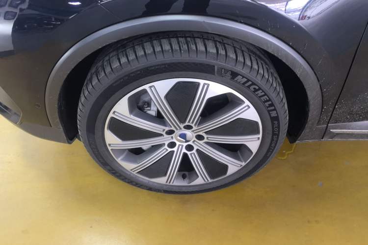 Used Denza N8 2023 Four-Wheel Drive Ultra-Hybrid Flagship Seven-Seater Version