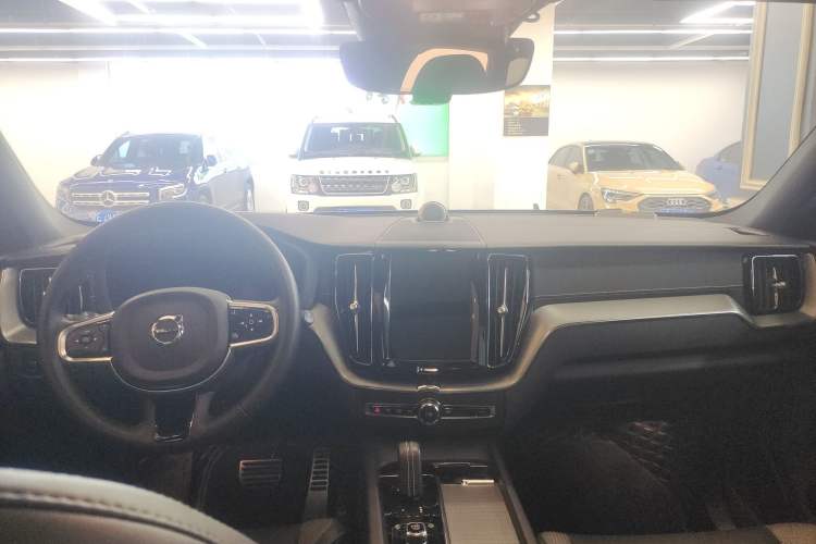 Used Volvo XC60 New Energy 2022 T8 Plug-in Hybrid All-Wheel Drive Zhiyuan Sport Edition
