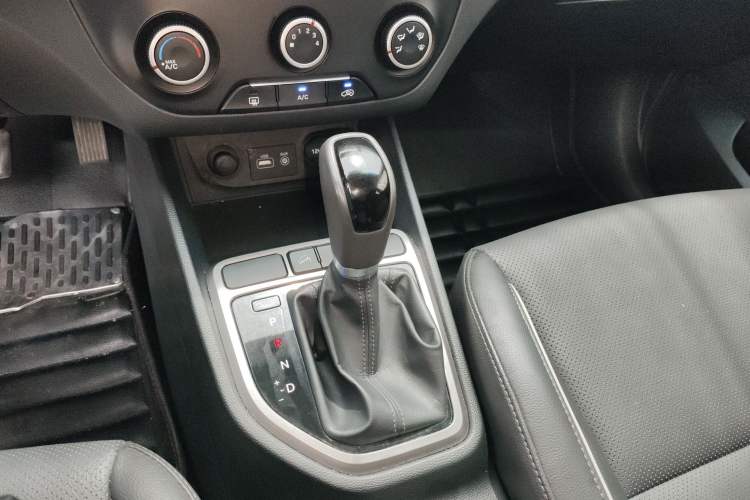 Used Hyundai ix25 2015 1.6L Automatic Two-Wheel Drive Smart GLS Trim
