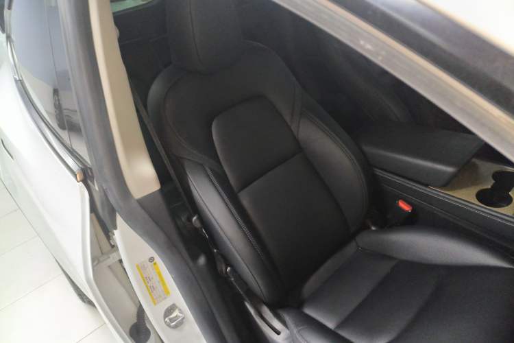 Used Tesla Model Y 2022 Rear-Wheel-Drive Version
