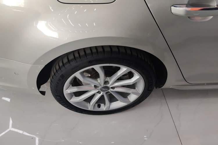 Used Audi A4L 2019 40 TFSI Fashion Edition China VI Emission Standard
