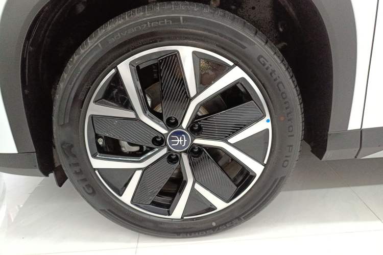 Used BYD Song L DM-i 2025 Intelligent Driving Version 160 km Beyond-Range Type
