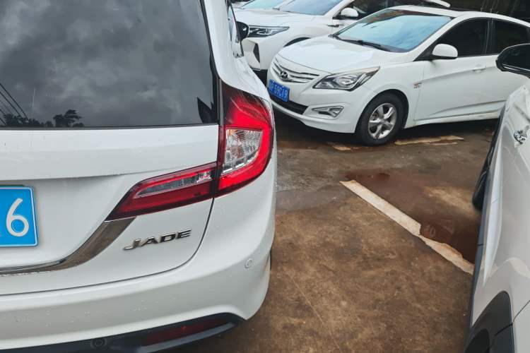 Used Honda Jade 2016 1.8L Automatic Comfort Elite Version 5 Seats
