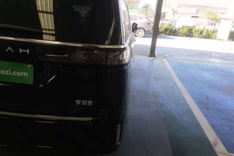 Used VOYAH Dream 2025 PHEV Four-Wheel-Drive Flagship Version – Qiankun Edition