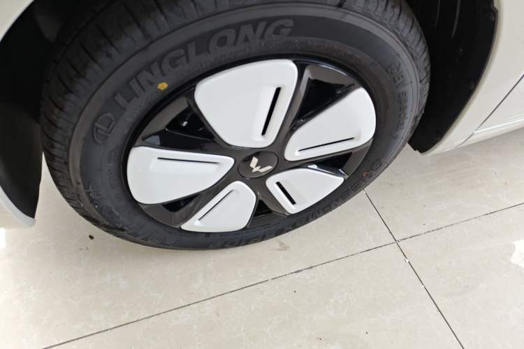 Used Wuling Hongguang MINIEV 2025 Four-Door Version Advanced Edition
