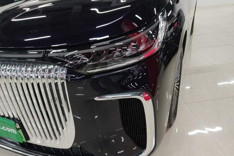 Used VOYAH Dream 2025 PHEV Four-Wheel Drive Prestige Kunpeng Edition
