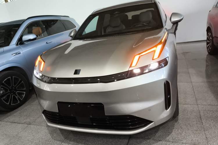 Used Lynk & Co 08 EM-P 2023 120km Long-Range Halo
